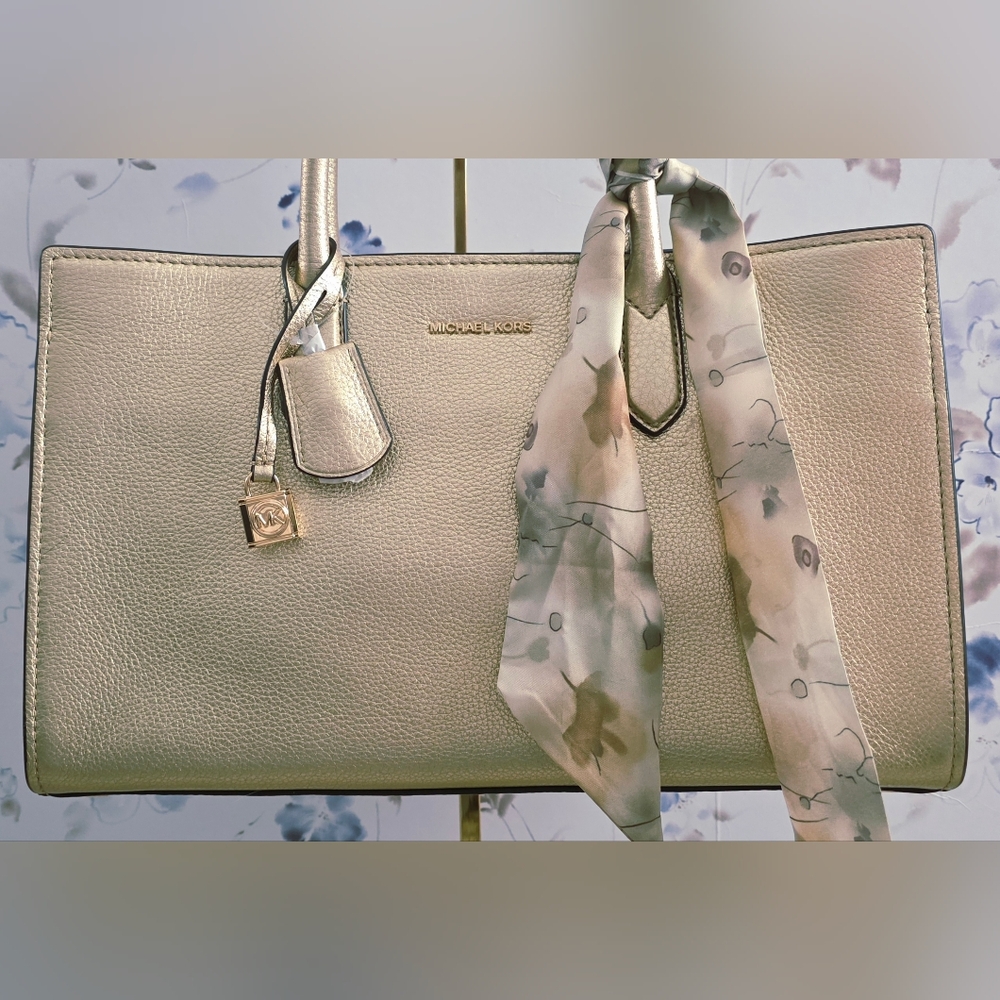 Michael Kors Scarlett East West Satchel in Metallic Gold Leather NWT w/Scarf